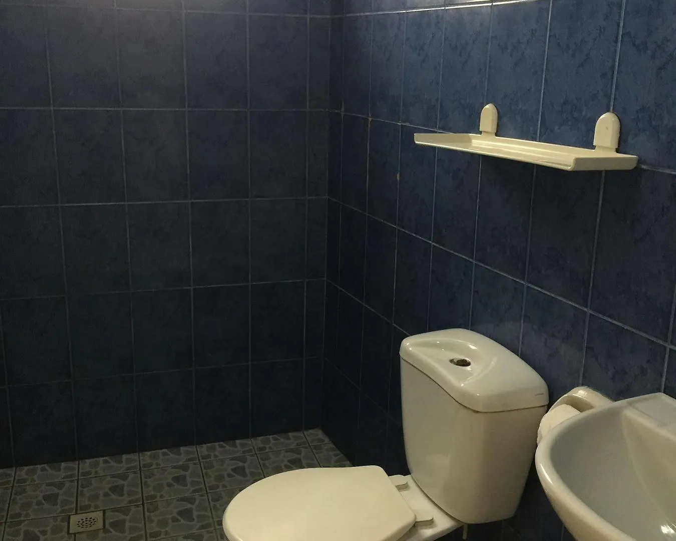 Cherrys @ Home Rooms For Rent Panglao Apartment