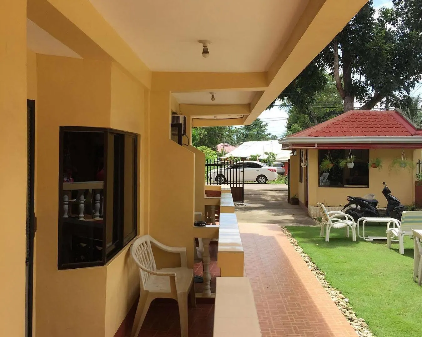 Cherrys @ Home Rooms For Rent Panglao