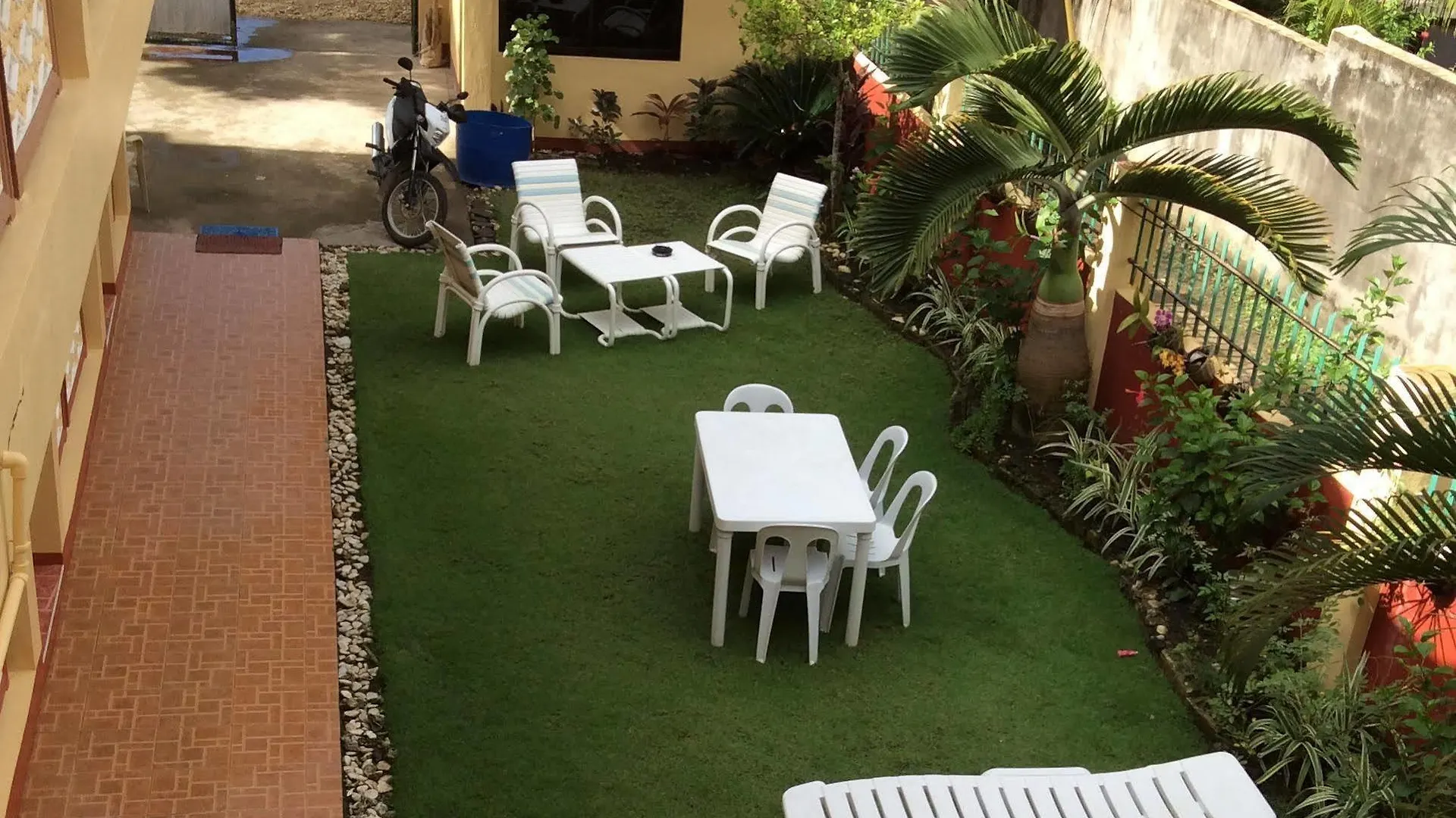 Cherrys @ Home Rooms For Rent Panglao 0*,