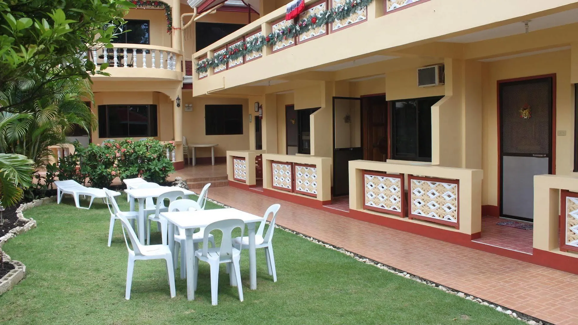 Cherrys @ Home Rooms For Rent Panglao Apartment